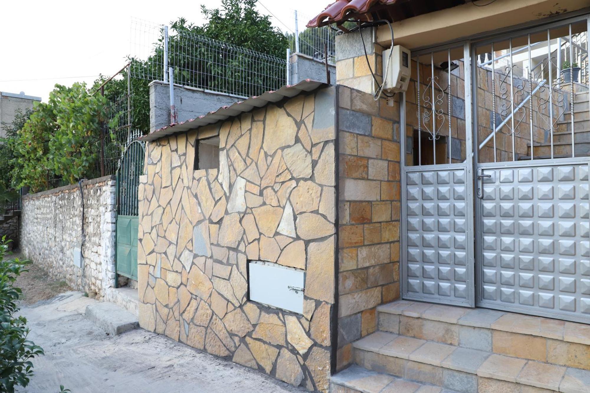 Guesthouse Kazazi Берат Экстерьер фото